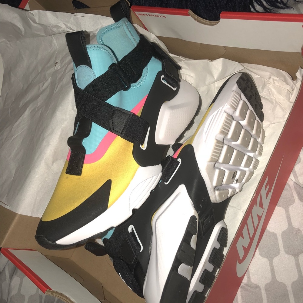 Nike huarache city